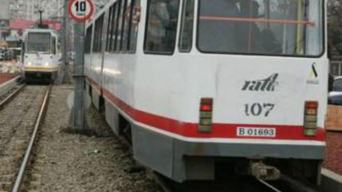 RATB. Cum circulă mijloacele de transport în comun, pe 24 ianuarie