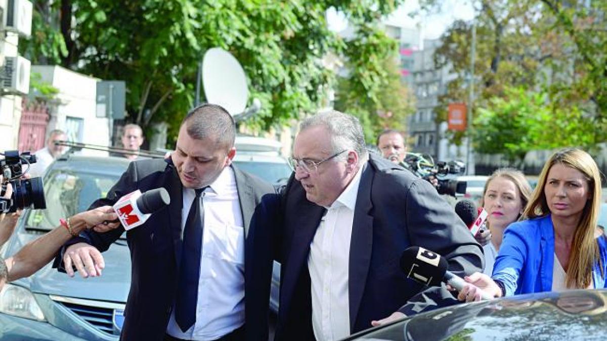 Legiștii au purtat echipament de protecție, la autopsia lui Dan Adamescu