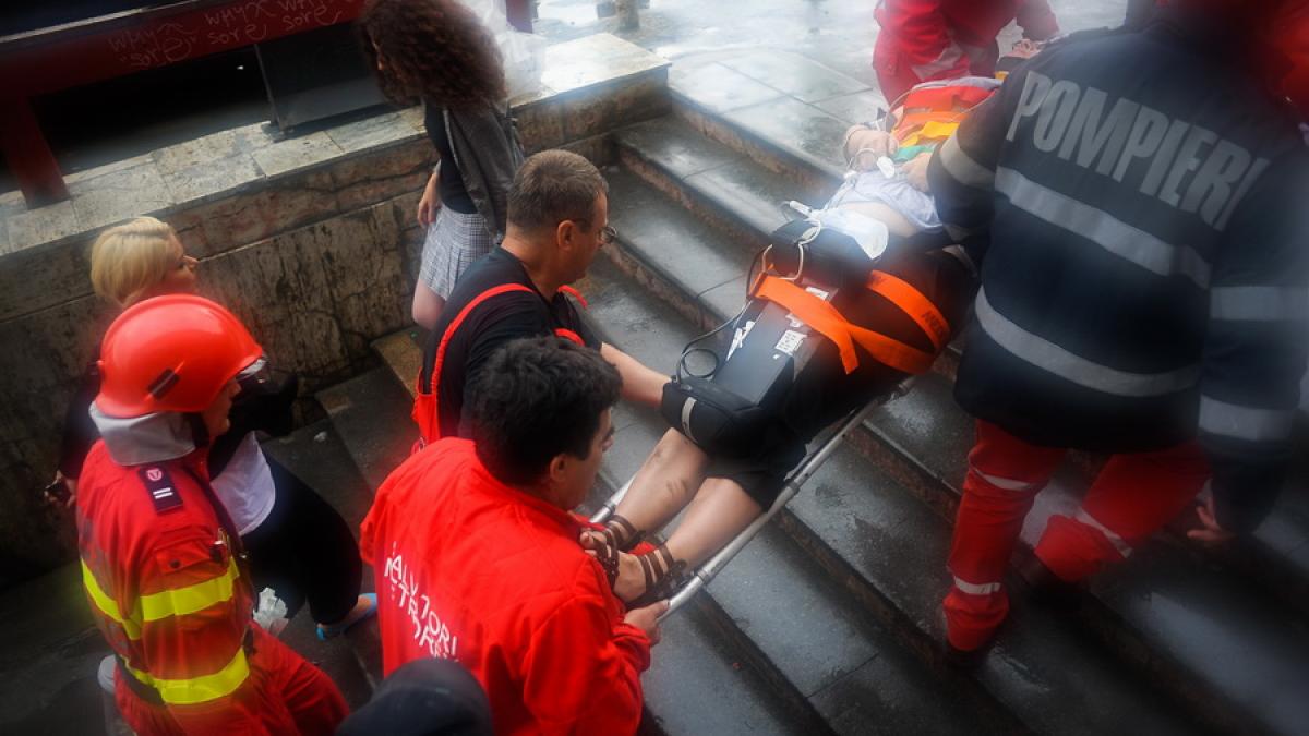 UPDATE: Circulația metroului, blocată la Mihai Bravu. O persoană a decedat după ce a leșinat în tren