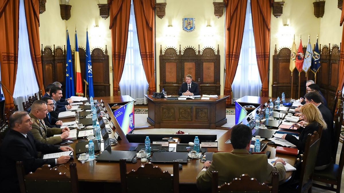 Înfruntare Iohannis - Grindeanu în CSAT