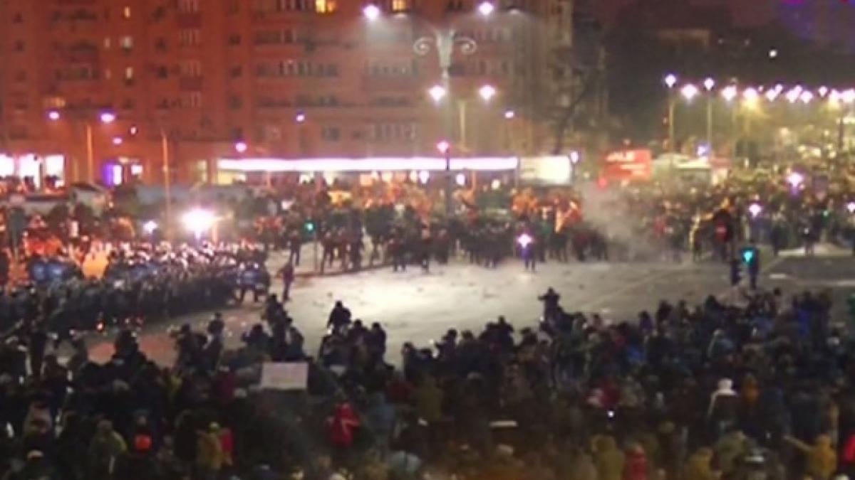 Zeci de persoane, audiate în timpul nopții, după violențele de la protestul de miercuri