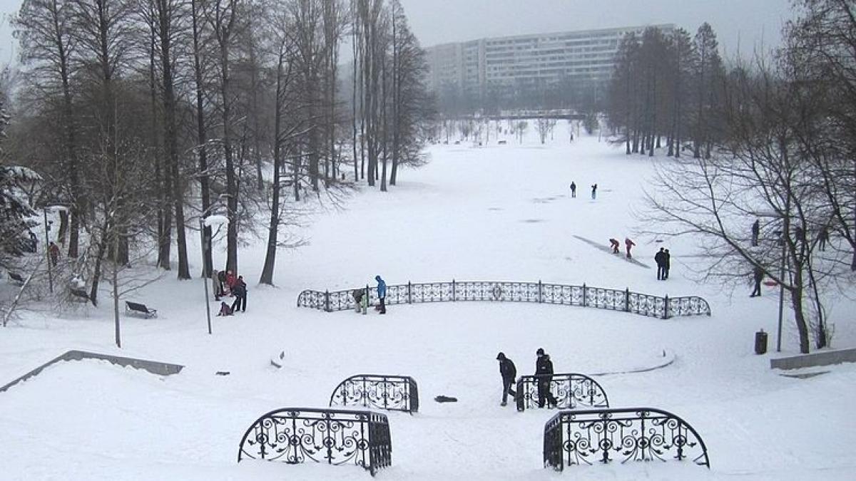 Femeie găsită moartă sub zăpadă, în Parcul IOR