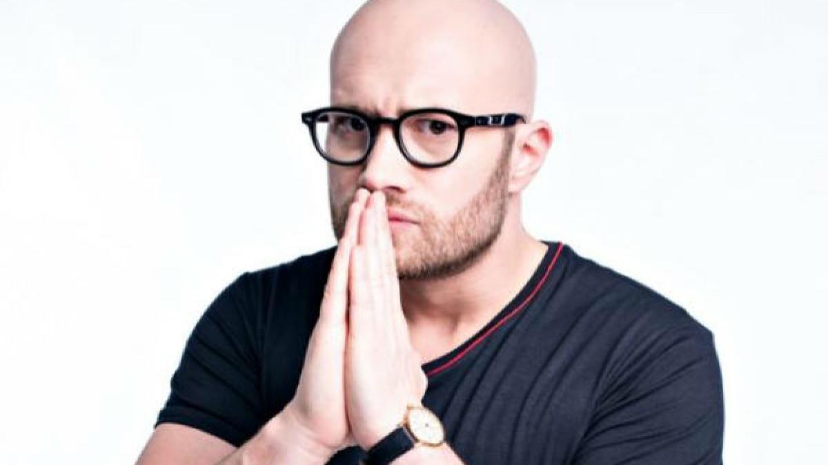 Mihai Bendeac, la un pas de sinucidere: “M-am trezit noaptea, pe jumătate ieşit pe geam, într-un apartament de la etajul 9!”