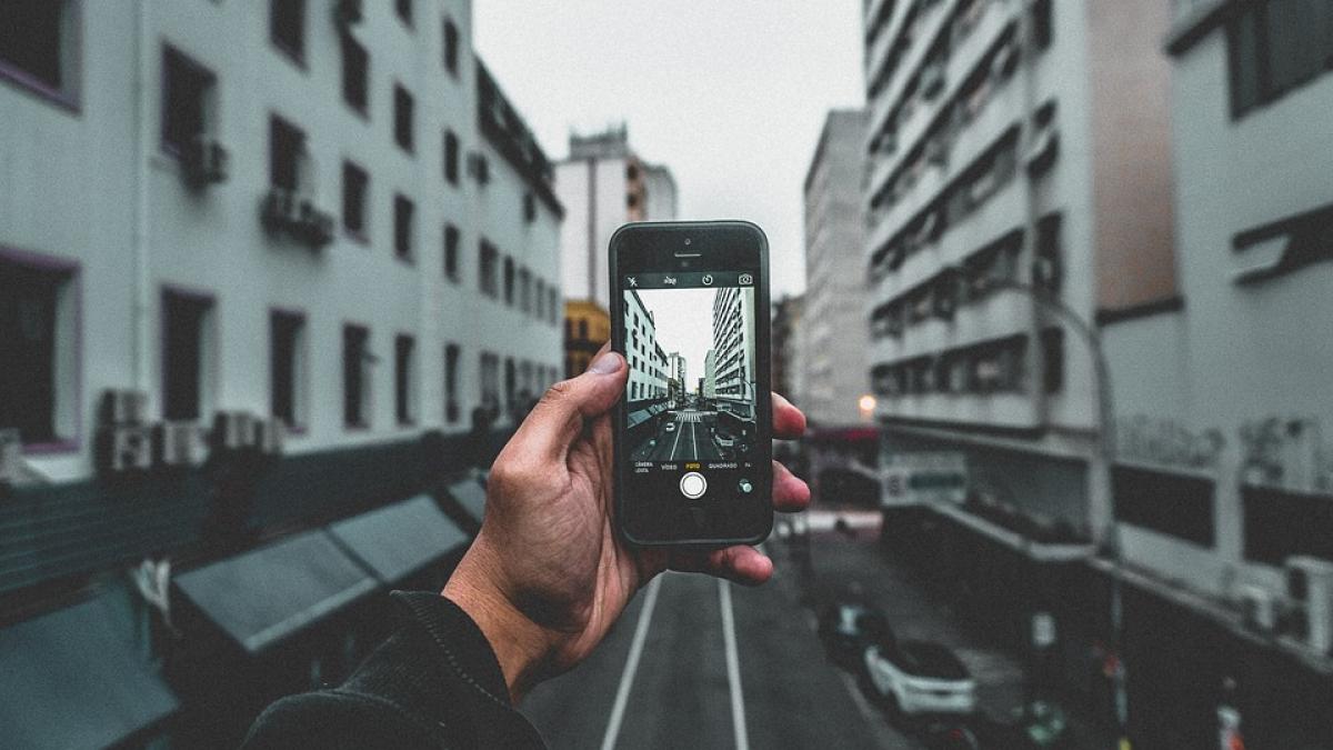 Românii scapă de taxa roaming. Când va scădea preţul traficului de internet