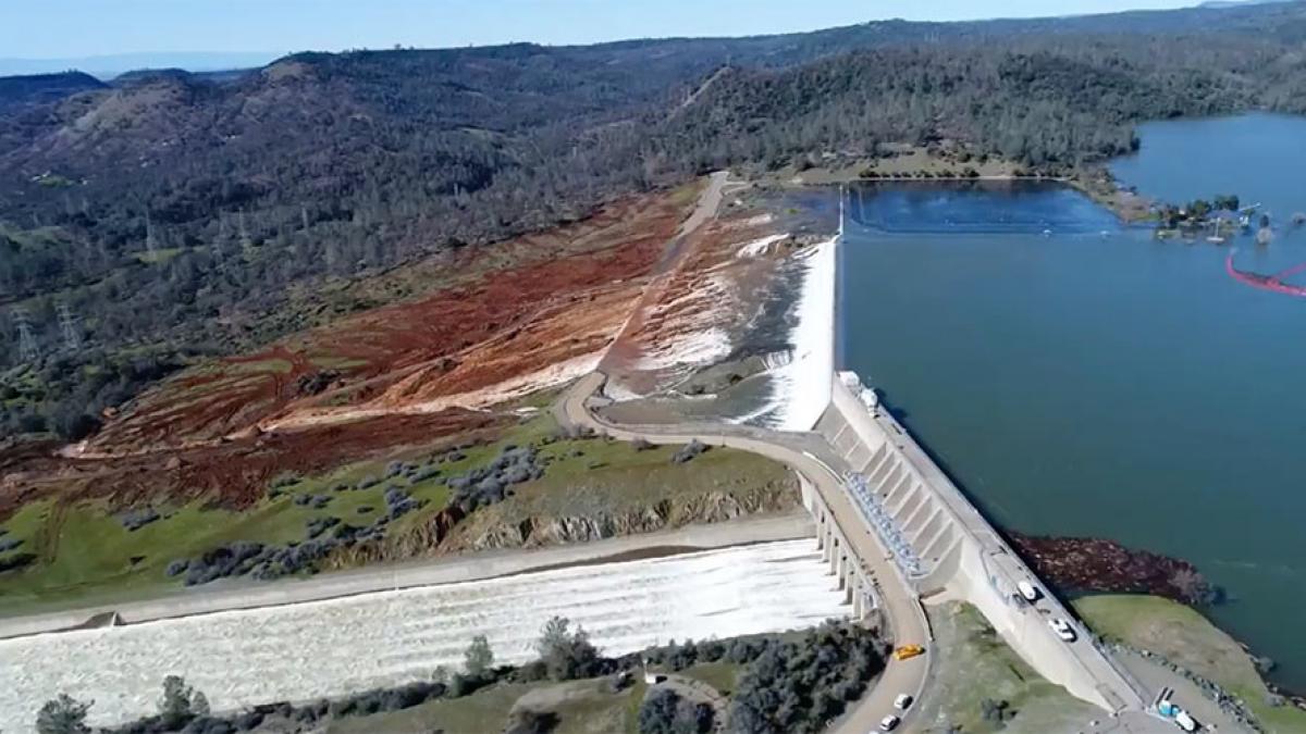 cel mai inalt baraj din sua oroville se deverseaza de 24 de ore