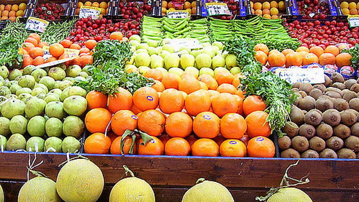 Legumele şi fructele s-au scumpit în ianuarie
