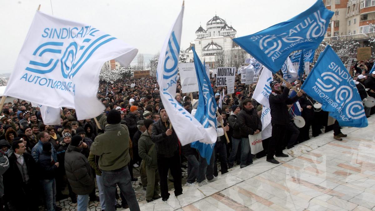 Sindicaliştii de la Dacia au declanşat un conflict de muncă