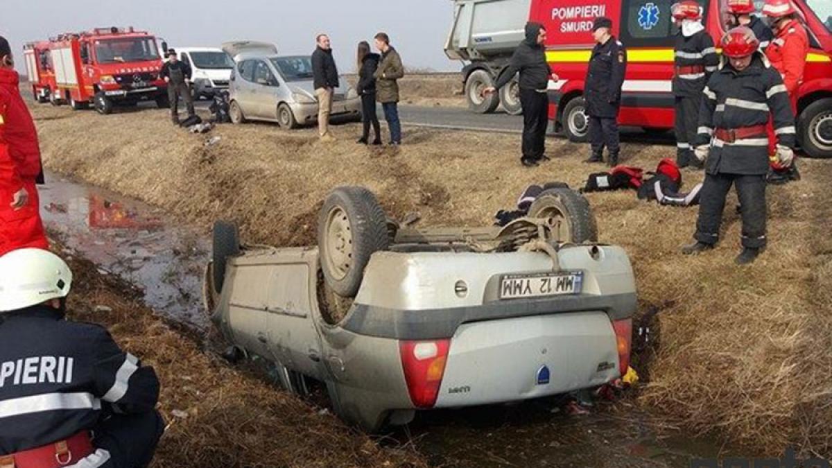 Accident cumplit în Satu Mare: Patru răniţi, din care doi copii