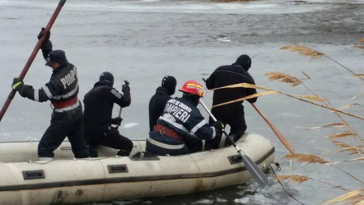 Constanţa - Un bărbat care pescuia la copcă a murit după ce s-a spart gheaţa sub el