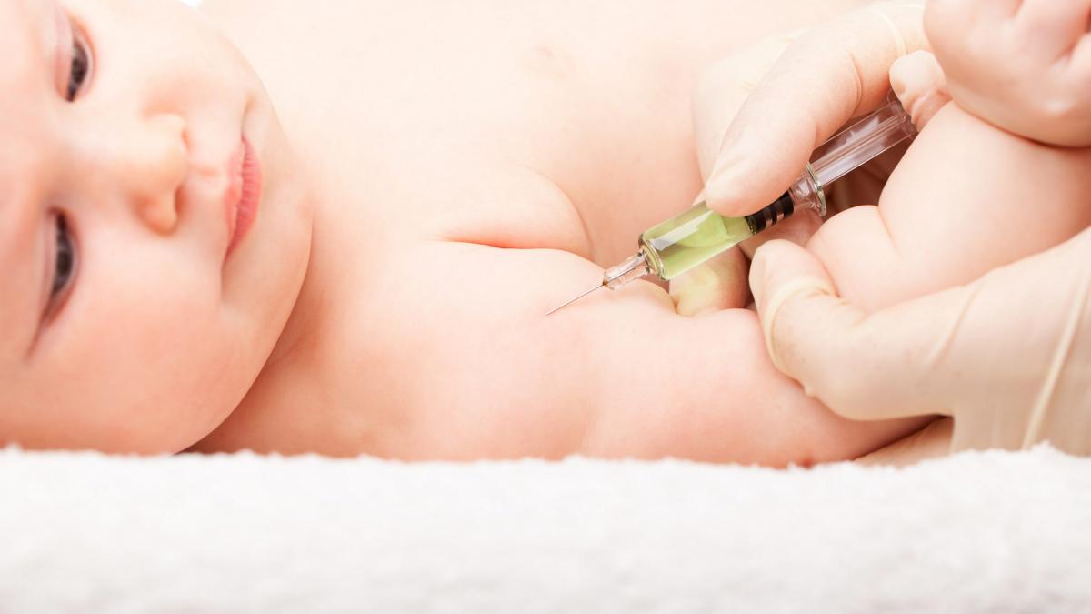 Criza vaccinurilor se acutizează. Oficialii au soluţii parţiale