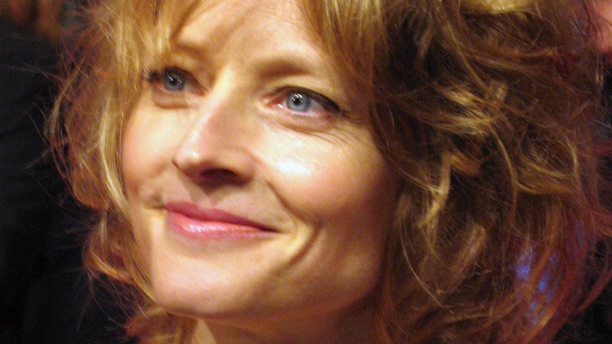 jodie foster si michael j fox printre participantii mitingului de sustinere a drepturilor imigrantilor si respectarii libertatii presei