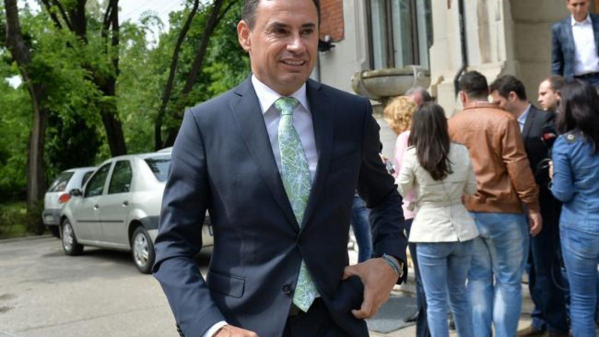 Falcă, acuzat de conflict de interese