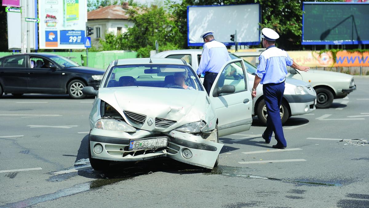 Service-urile reclamă abuzurile