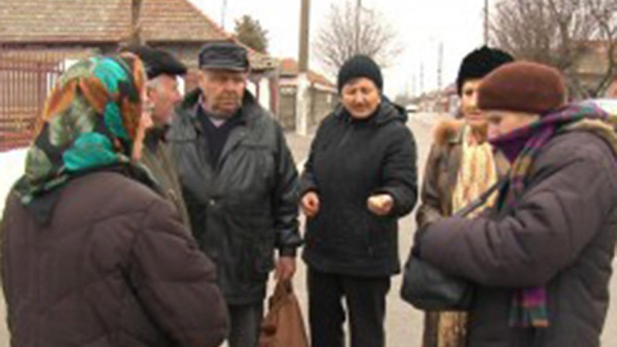 Mai mulți bătrâni din Palazu Mare, puși să plătească pentru mâncarea primită gratis de la Mazăre