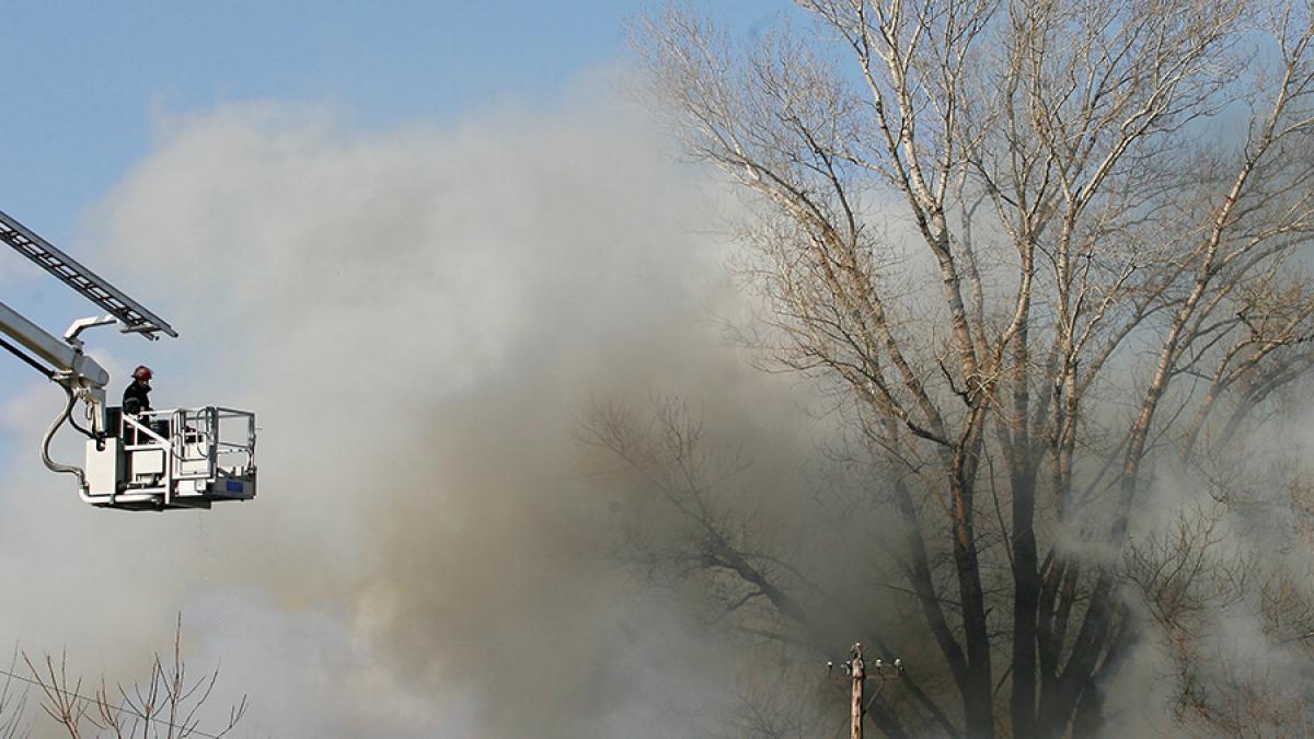 Caraş-Severin: Peste 20 de incendii de vegetaţie, în ultimele 24 de ore; aproximativ 300 ha de teren, afectate