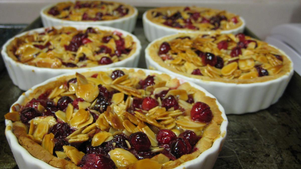 REŢETA ZILEI: Tartă cu caramel sărat şi nuci pecan coapte