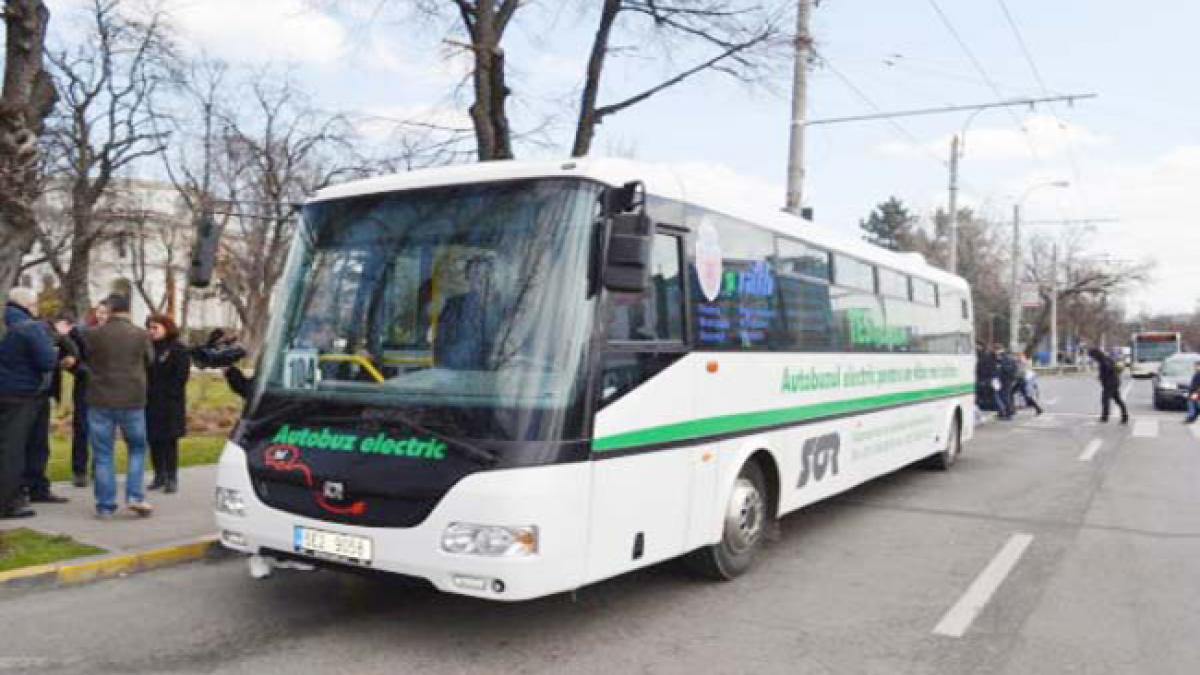 Autobuz electric introdus experimental în municipiul Baia Mare pe una dintre rutele urbane