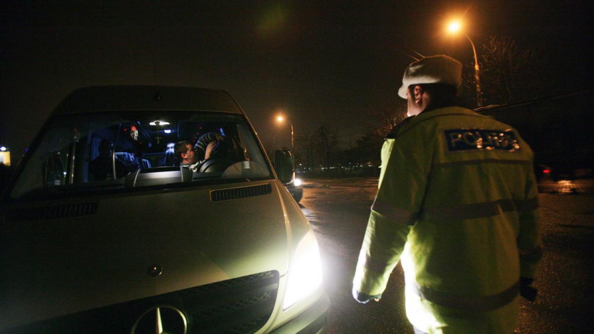 Șofer vitezoman, prins de polițiști când conducea cu o viteză amețitoare pe A1