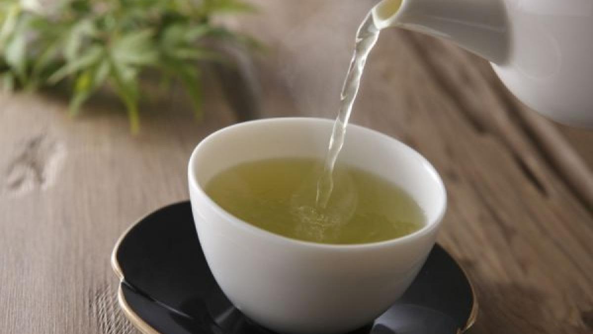 Diete sănătoase. CEAIUL din această plantă banală are EFECT MIRACULOS în CURA DE SLĂBIRE