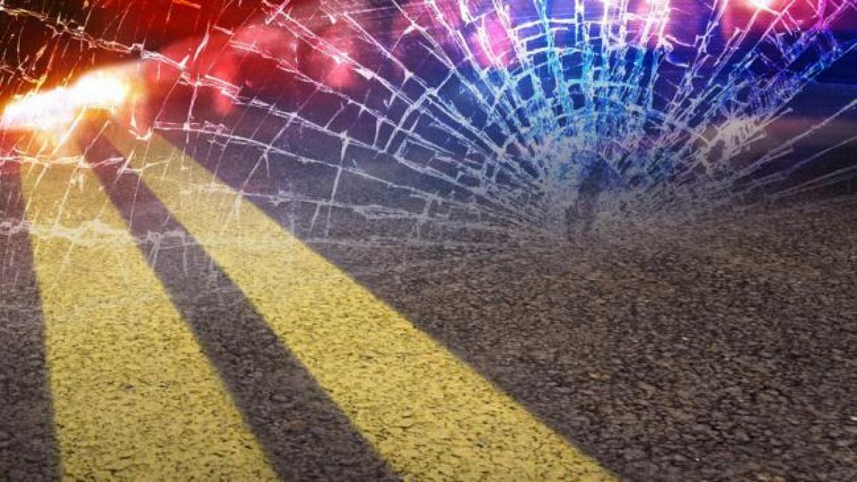 Accident în Vâlcea: Un autocar cu 30 de pasageri a intrat într-un şanţ