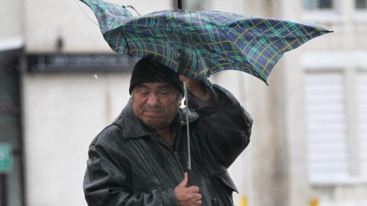 Cod galben nowcasting de intensificări ale vântului, în judeţe din Moldova şi Muntenia, pe durata următoarelor ore