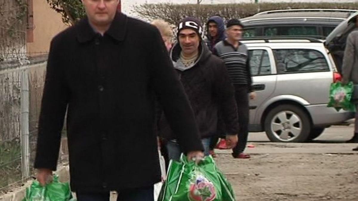 Galați - Blocul în care a explodat o butelie nu mai este sigur. Toți locatarii, evacuați