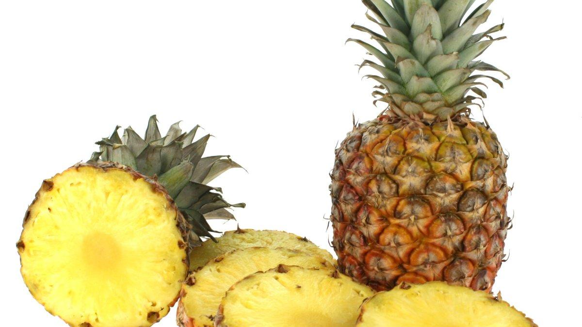 REŢETA ZILEI: Prăjitură cu ananas şi nuci