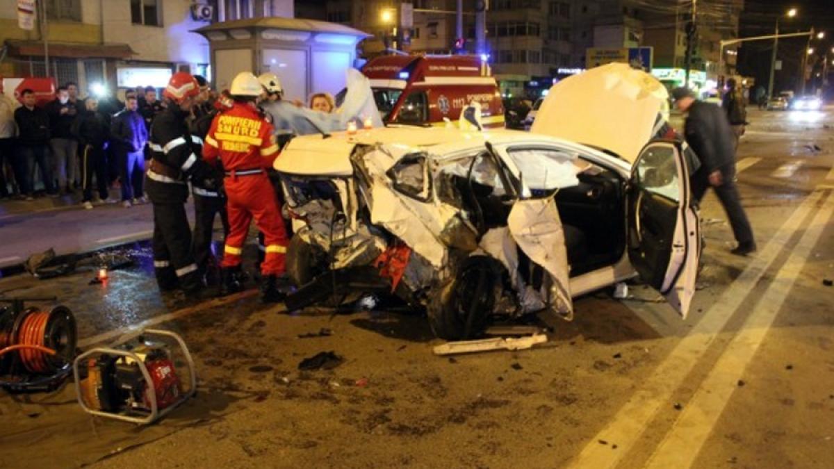 VIDEO - Accident cumplit provocat de un avocat beat, la Iaşi. Atenţie! Imagini cu putenic impact emoţional