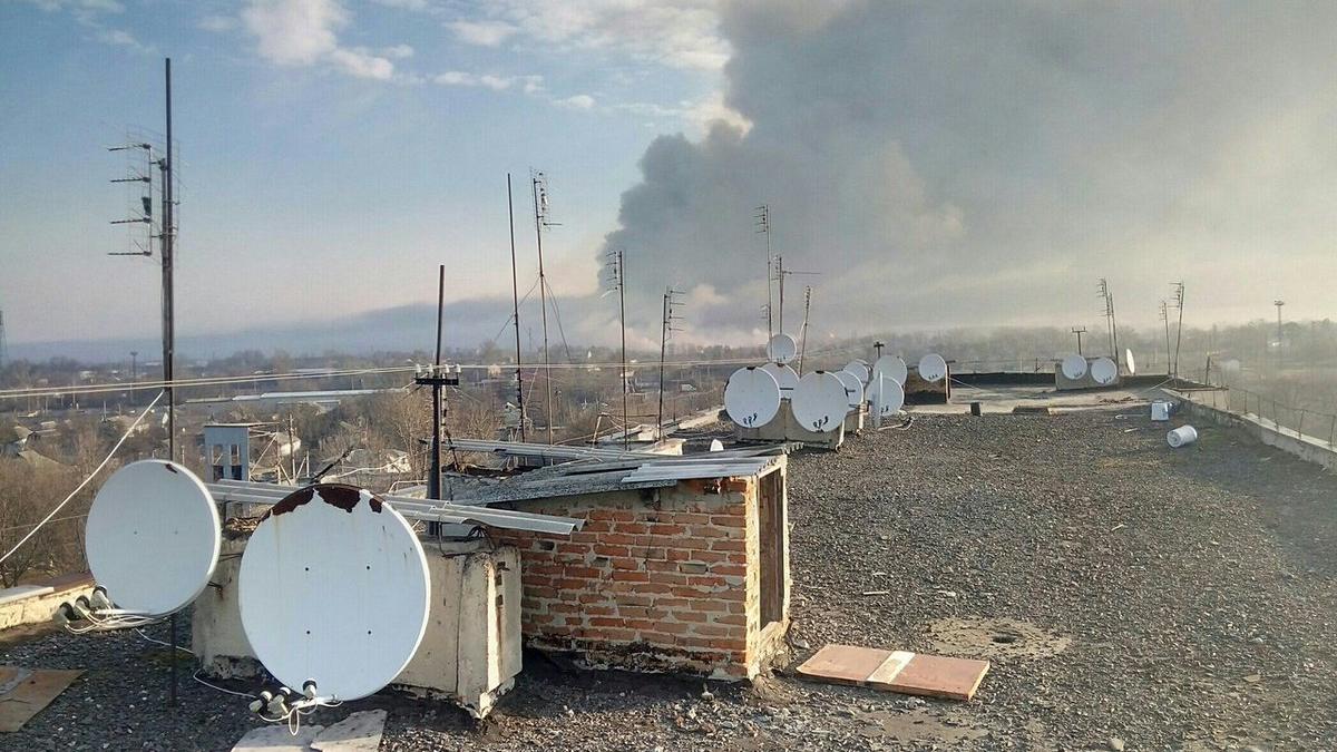 video galerie foto explozii in lant si incendiu puternic la un depozit de munitie din ucraina