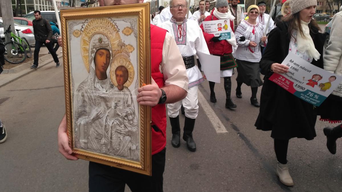 Aproximativ cinci mii de persoane au participat la "Marşul pentru viaţă" din Capitală