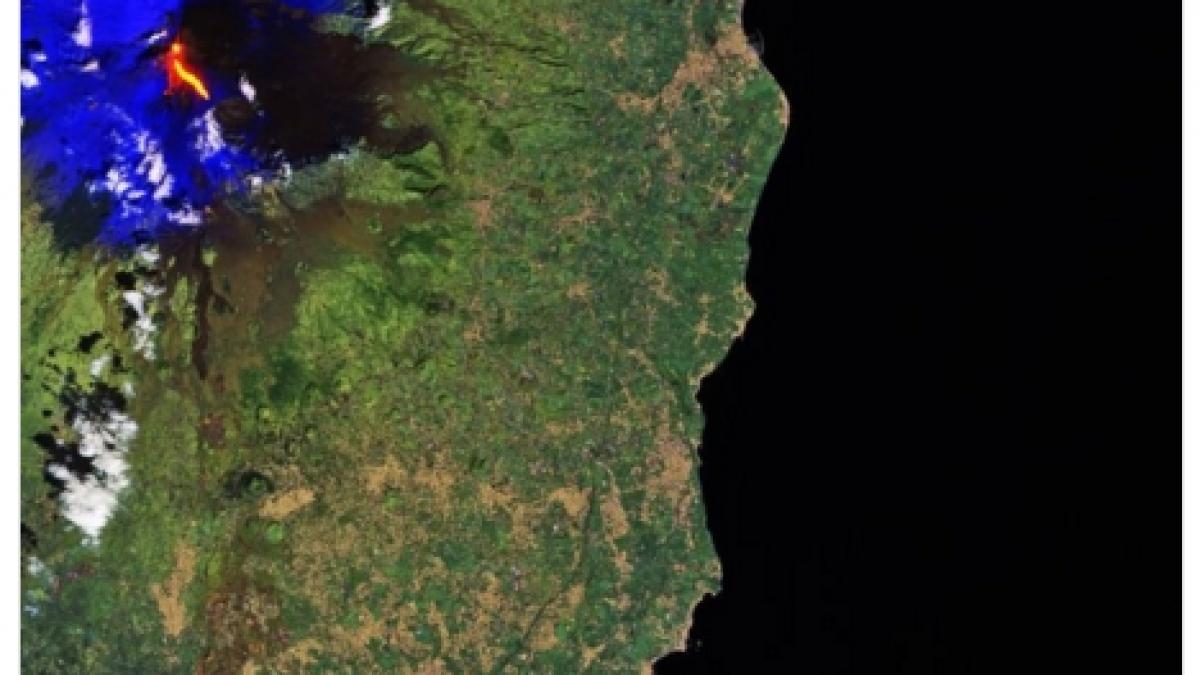 Un astronaut a fotografiat din spaţiu erupţia vulcanului Etna