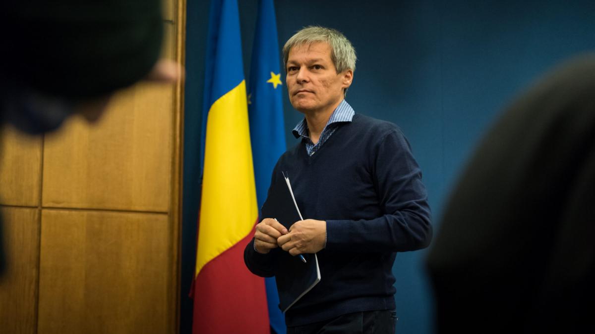 Ce pregăteşte Cioloş cu popularii în Malta?