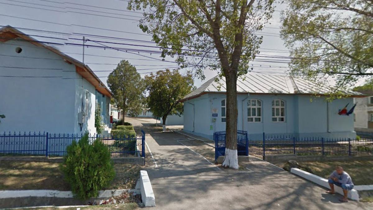 Alertă în Galați după ce au fost descoperiți 7 copii tăiați pe mâini