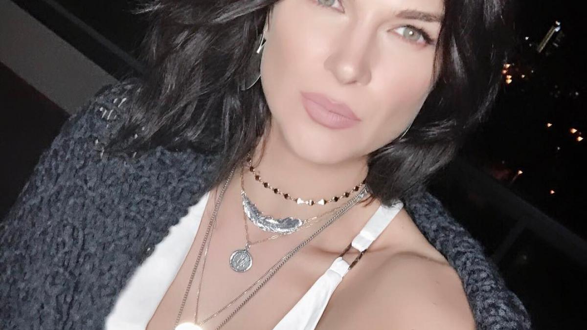 Destăinuirile Monicăi Bârlădeanu despre cum a câștigat primii bani: “Mi-am pus şosete în sutien!”