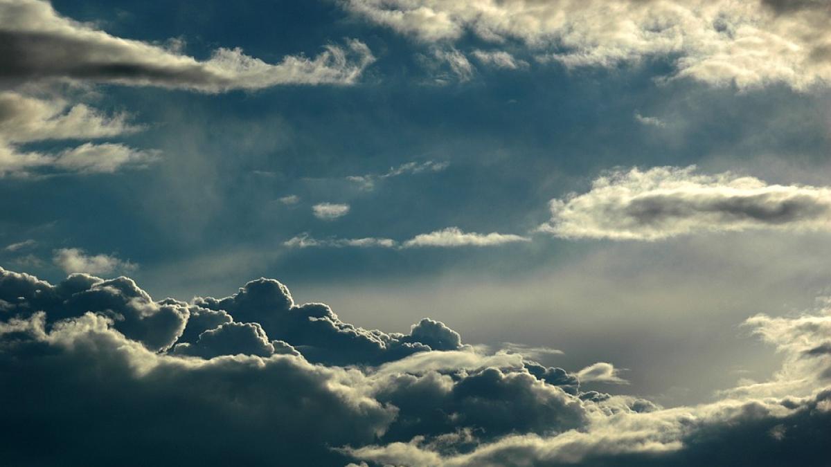 Prognoza METEO pentru 5, 6 şi 7 aprilie. Se menţine instabilitatea atmosferică