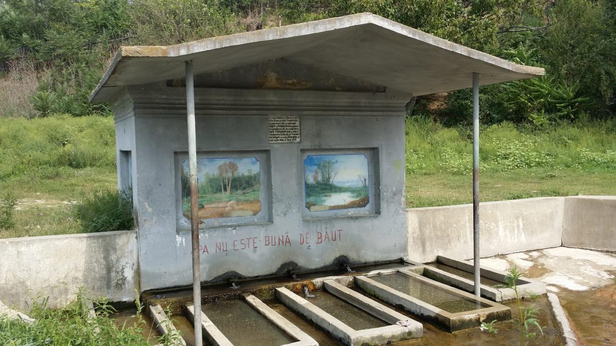 Țara apei otrăvite