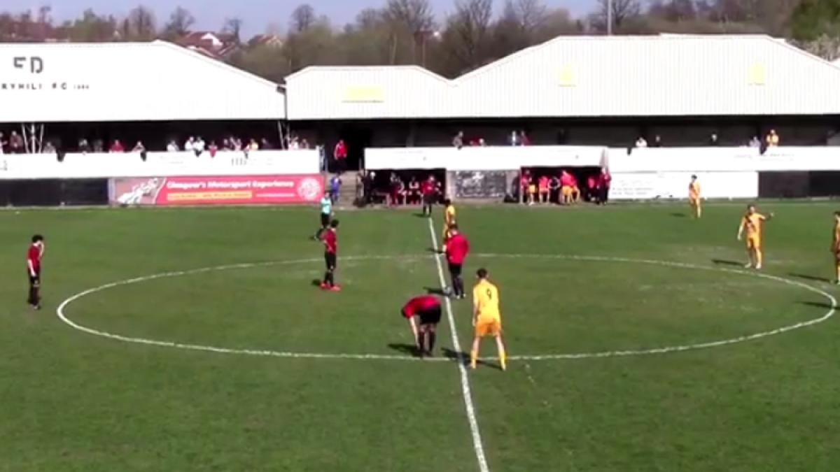 Fotbal: Un jucător scoţian a marcat un gol chiar din lovitura de începere a meciului