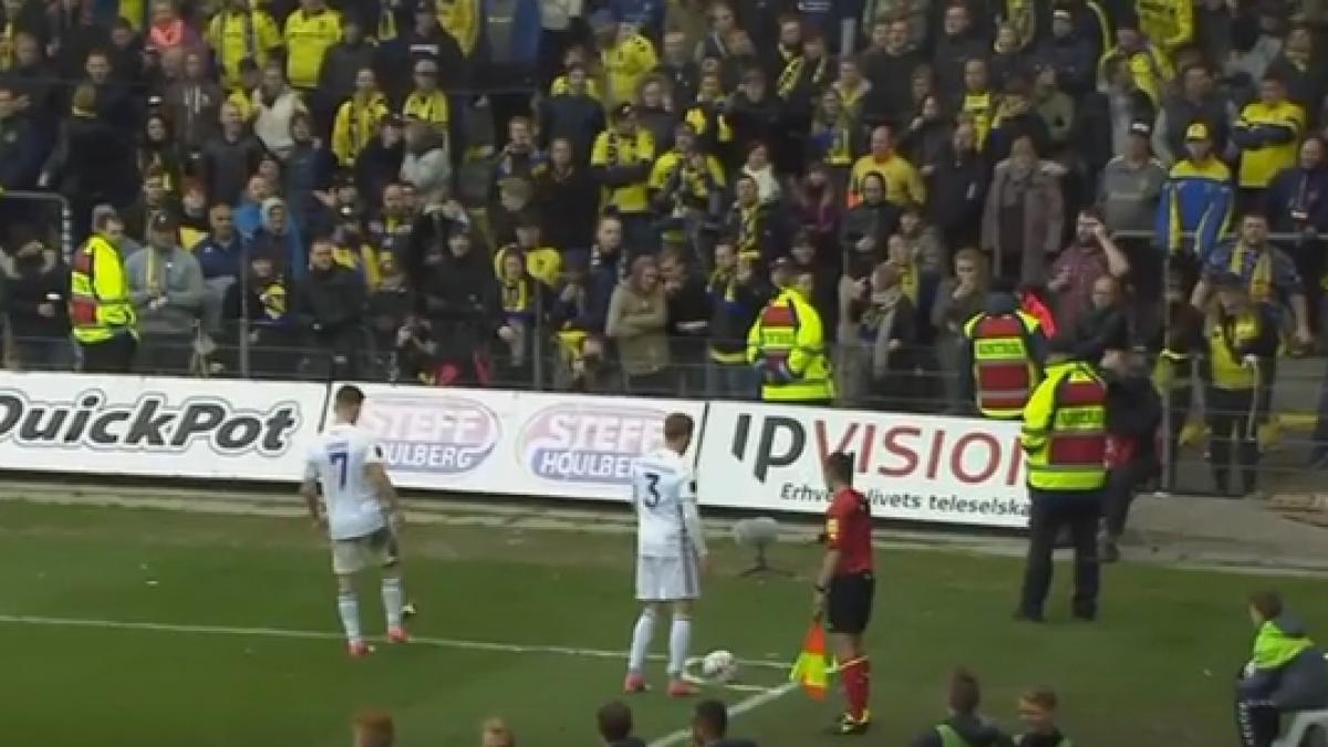 VIDEO! Şobolanii, materie primă pentru aruncat la meciurile de fotbal