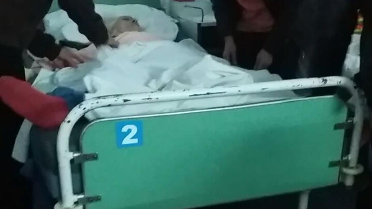 Anchetă la Spitalul Județean de Urgență Galați după ce o bătrână a fost legată de pat