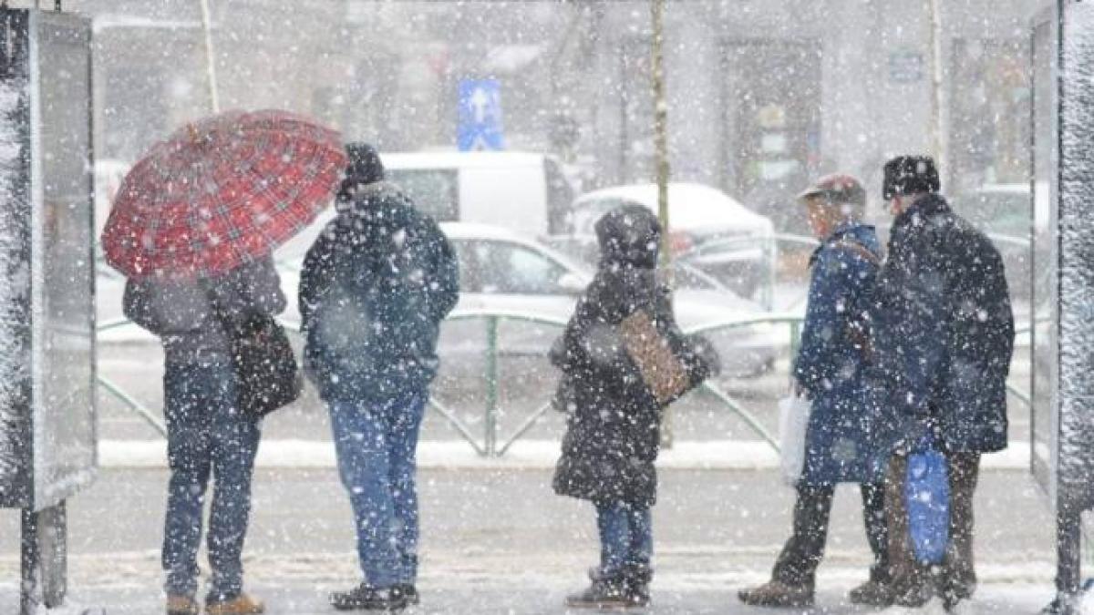 Avertizare ANM. Codul portocaliu de vremea rea, extins la 15 judeţe până vineri dimineaţa;Cod galben de precipitaţii şi vânt în 17 judeţe