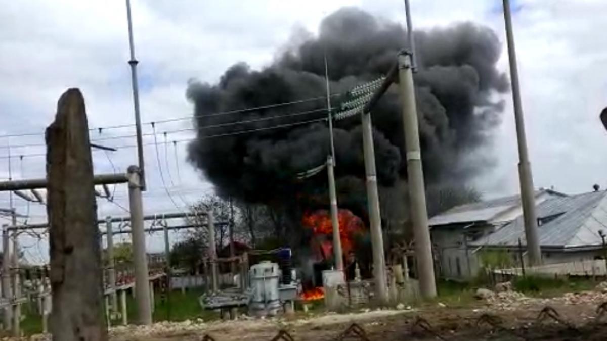 Explozii si incendii violente la mai multe tranformatoare electrice din Botoșani