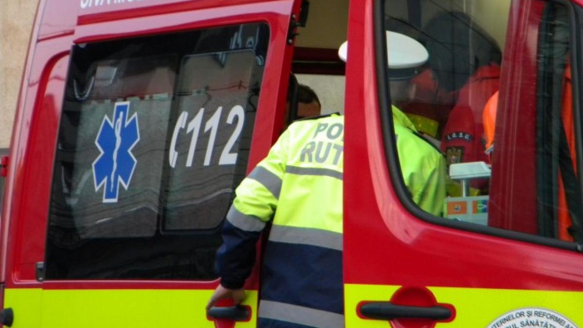 Un copil de 3 ani, lăsat nesupravegheat, a murit după ce a fost lovit de un autoturism