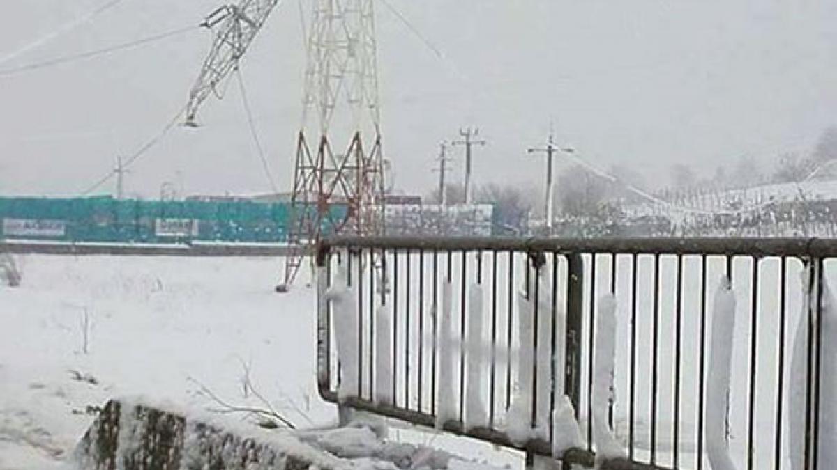 20 de localități din Vaslui sunt fără energie electrică de aproape o săptămână