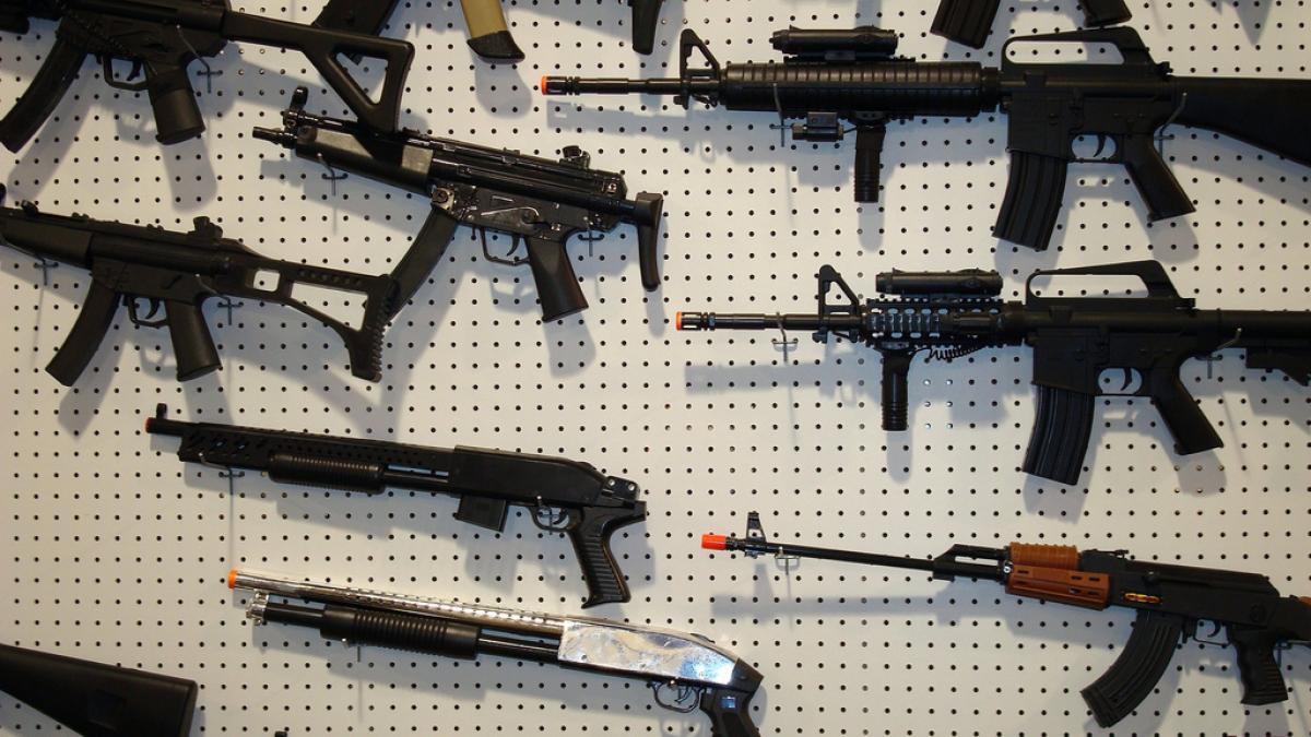 SUA va încheia contracte cu arme cu Arabia Saudită de peste 100 de miliarde de dolari