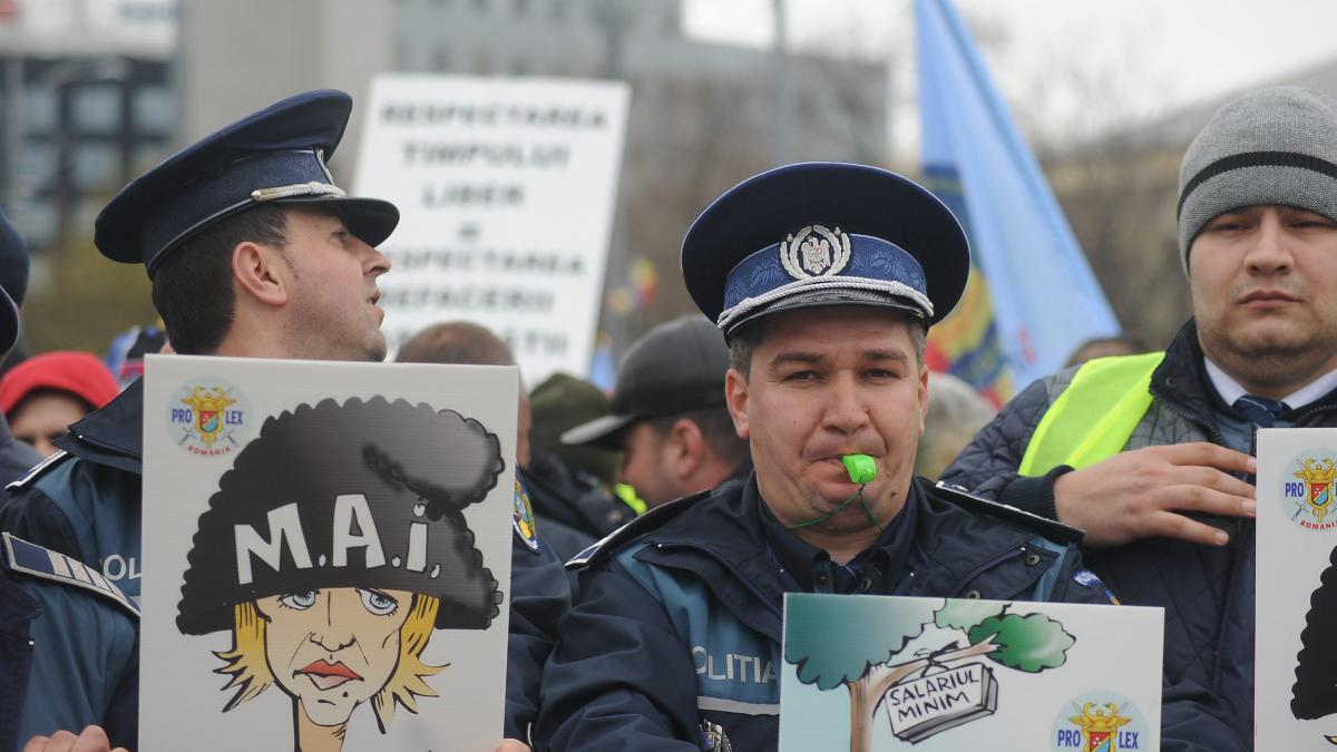 Poliţiştii ies la luptă cu ministrul Muncii