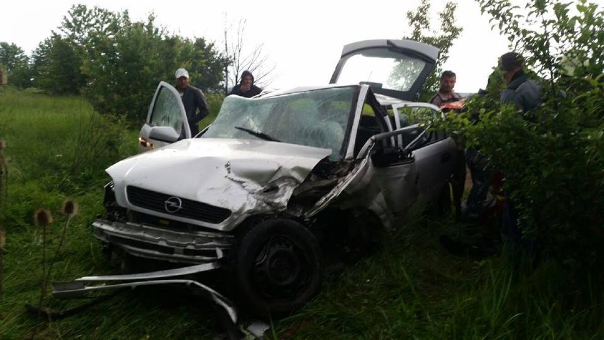 Un bărbat a decedat şi alte trei persoane au fost rănite într-un accident rutier pe DJ 601