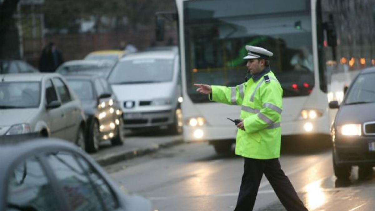 Haos în Capitală. Au început lucrările pentru benzile speciale RATB 