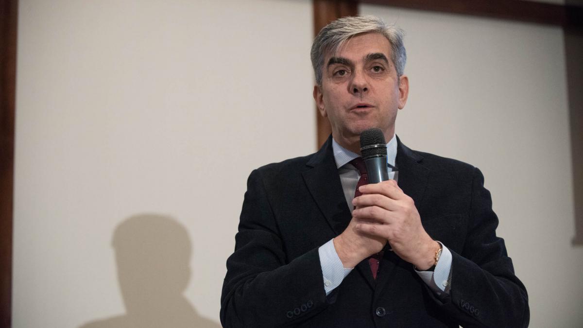 Noul "vice" al BNR: contracte cu statul şi falimente