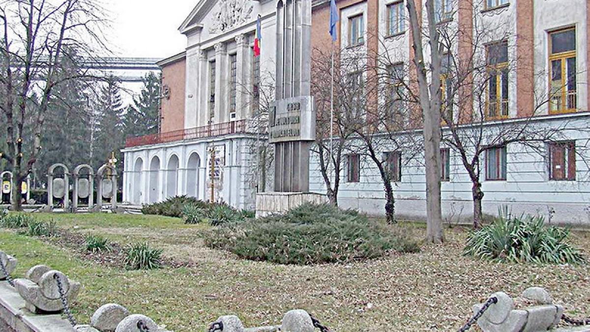 Primarii forţează preluarea caselor de cultură ale sindicatelor