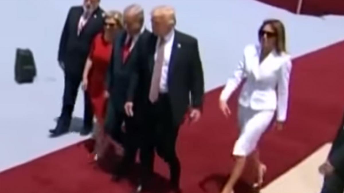 video melania trump il loveste peste mana pe donald trump